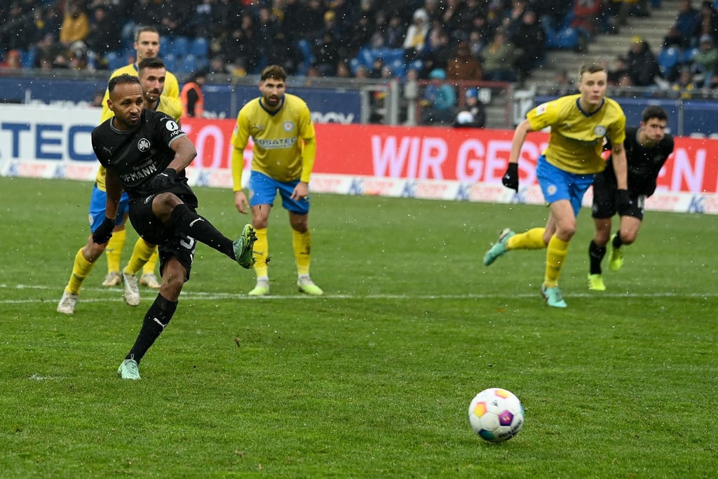 Fürths Julian Green sorgte per Elfmeter für das Tor des Tages.