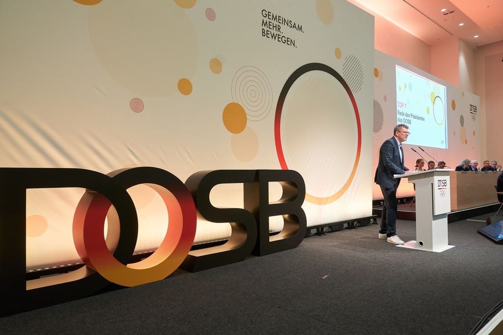 Thomas Josef Weikert, Präsident des Deutschen Olympischen Sportbundes, spricht bei der DOSB-Mitgliederversammlung.