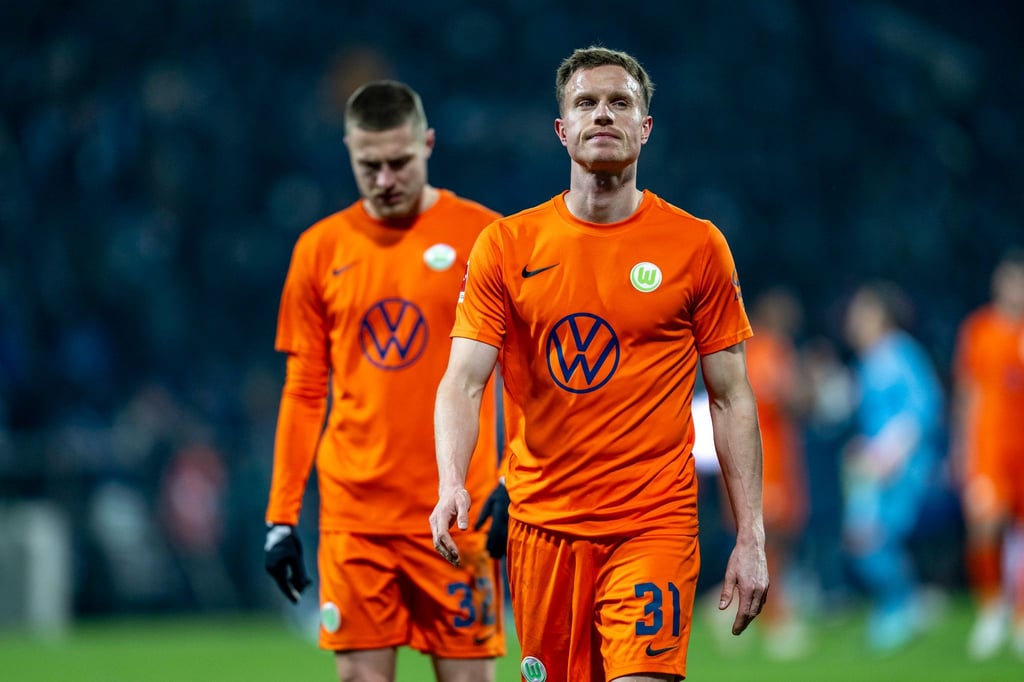 Fand deutliche Worte nach der Niederlage beim VfL Bochum: Wolfsburgs Yannick Gerhardt (r).