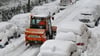 Schnee und Eis haben im Süden Bayerns auf den Straßen und bei der Bahn für Chaos gesorgt - wie hier in München.