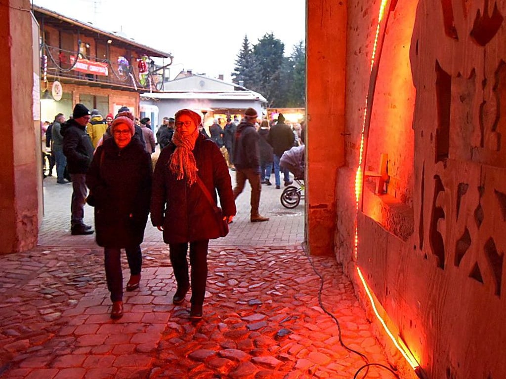 „Rotlicht“ im Torhaus des Hofes Nr. 1 in der Schulstraße.
