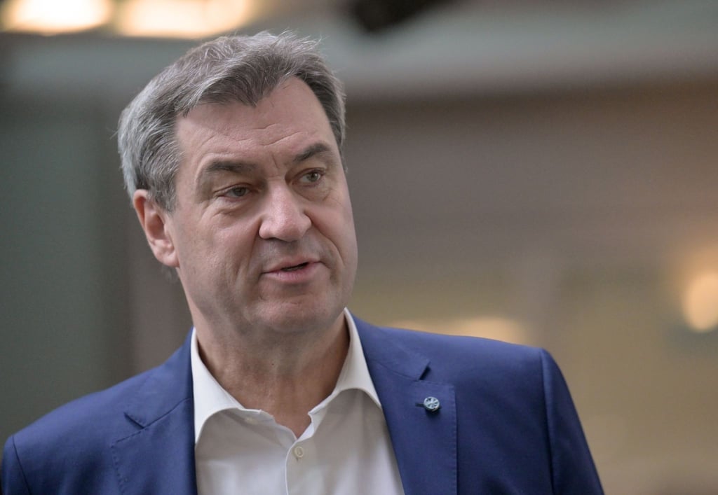 „Die Ampel muss die für Januar vorgesehene Erhöhung um ein Jahr verschieben und noch einmal völlig neu ansetzen“, sagt CSU-Chef Markus Söder.