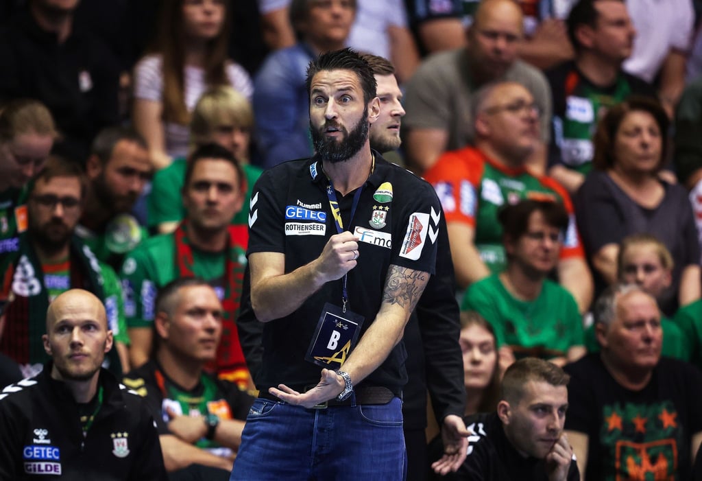 Das Team von Trainer Bennet Wiegert steht wieder an der Spitze der Handball-Bundesliga.