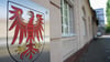 Das Landeswappen mit dem rotem Adler hängt neben dem Eingang zum Brandenburger Verfassungsgericht.
