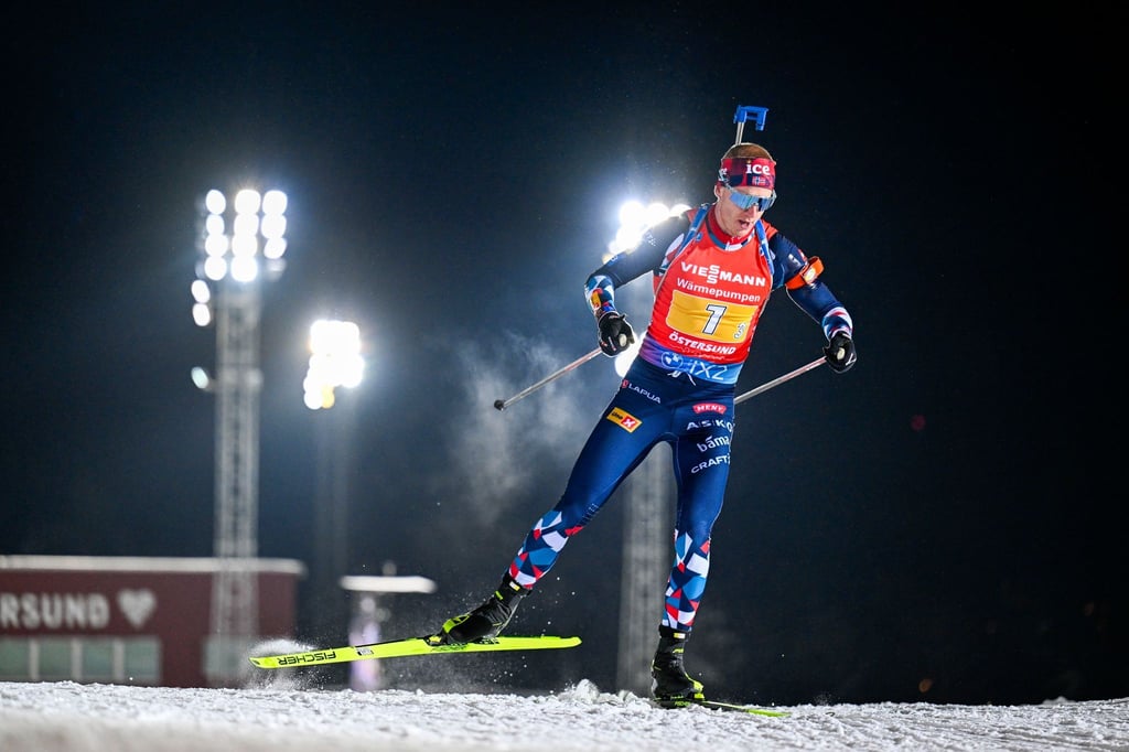 Auch der norwegische Dominator Johannes Thingnes Bö hat mit dem neuen Ski-Wachs zu kämpfen.