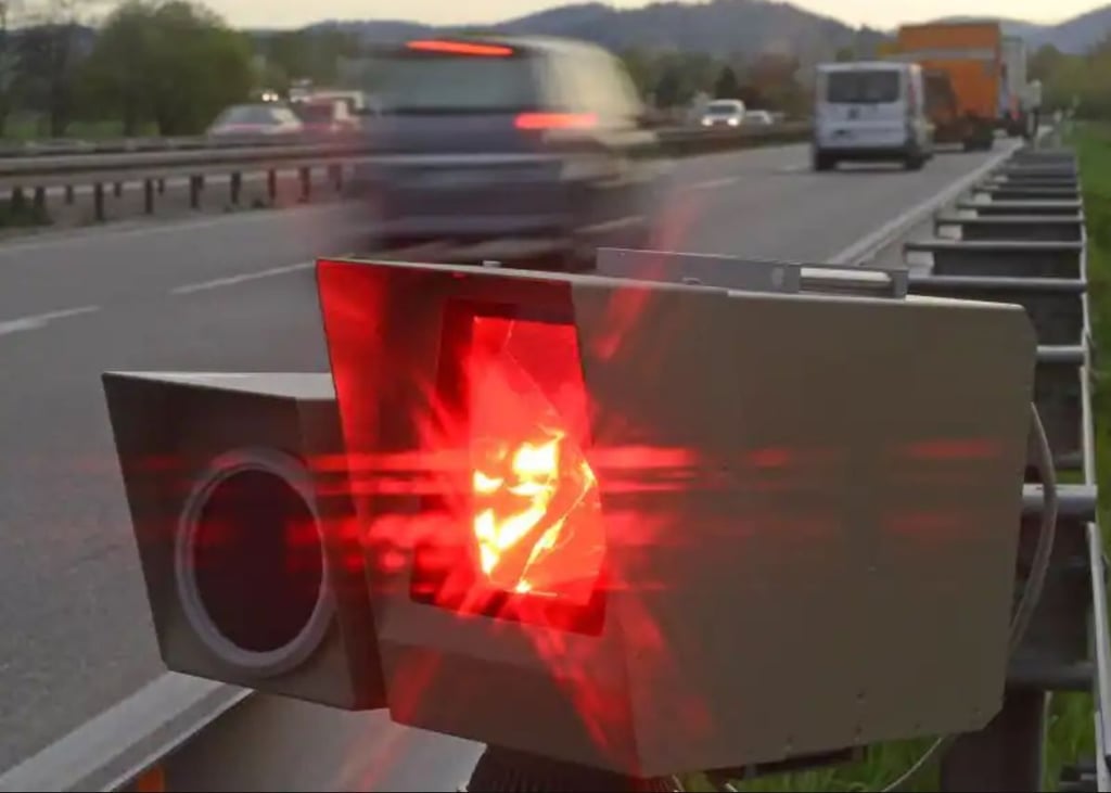 In Magdeburg sind wieder Blitzer aufgestellt: In diesen Straßen stehen ab Montag die Radarfallen.