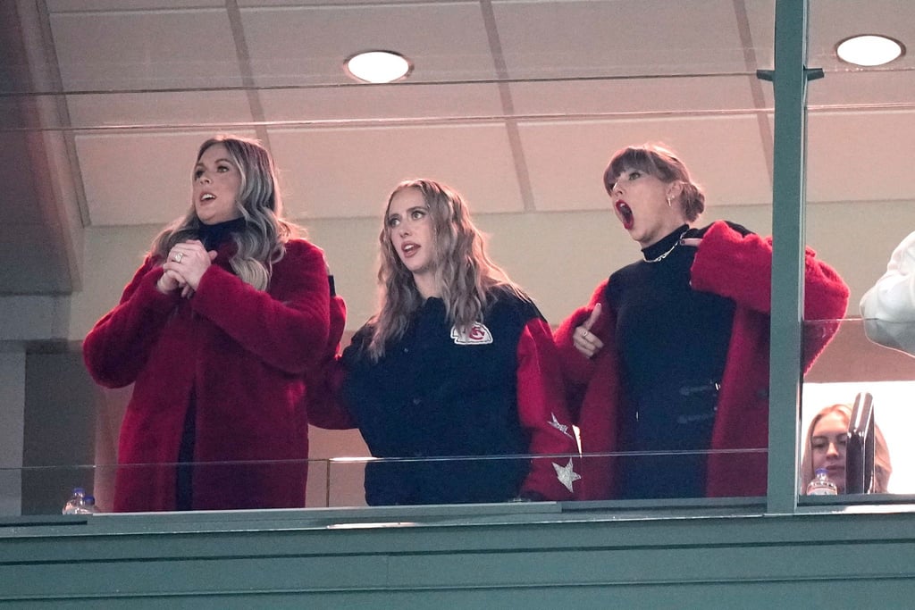 Pop-Superstar Taylor Swift (r) schaute sich das NFL-Spiel der Green Bay Packers gegen die Kansas City Chiefs live im Stadion an.