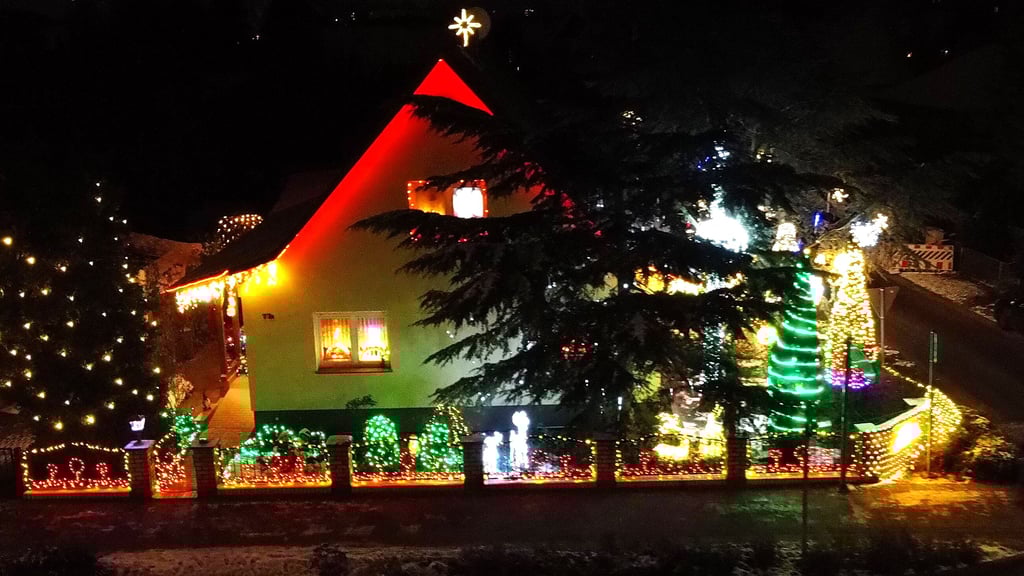 So schön präsentiert sich das Weihnachtshaus an der Bismarker Straße in Osterburg.