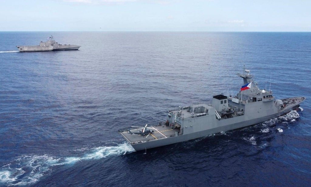 China wirft den USA vor, die „USS Gabrielle Giffords“ (l) habe sich ohne Genehmigung dem Ren'ai-Riff genähert.
