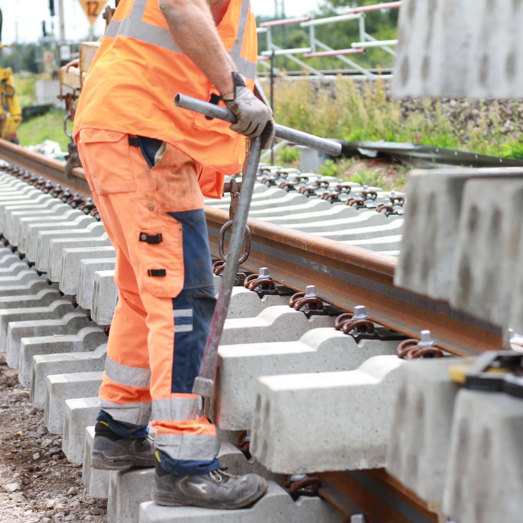 In Sachsen-Anhalt wird 2024 am Schienensystem gebaut. Einige Strecken müssen während der Bauarbeiten komplett gesperrt werden.