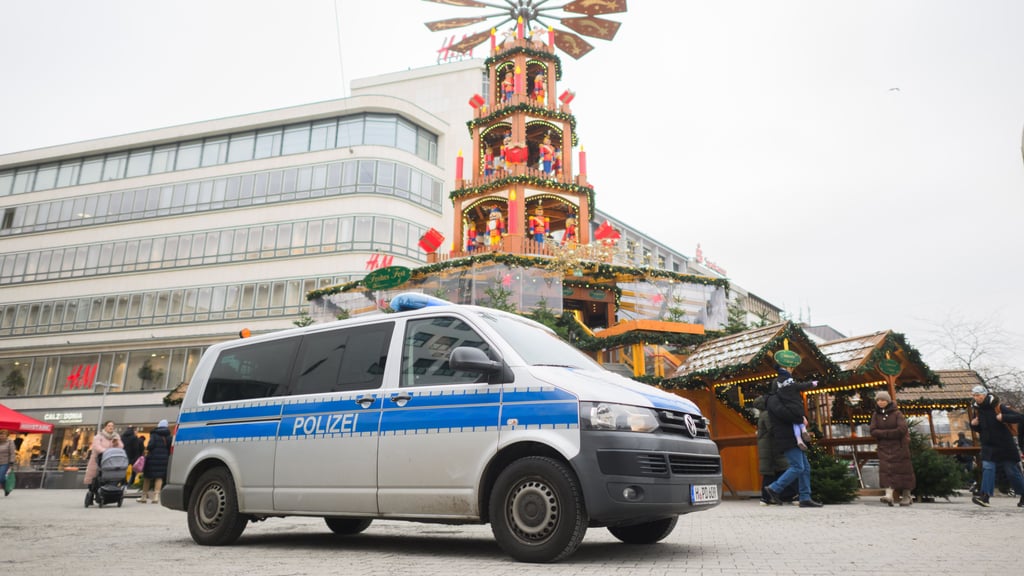 Ein Mann aus Sachsen-Anhalt soll einen Terroranschlag auf einen Weihnachtsmarkt geplant haben.