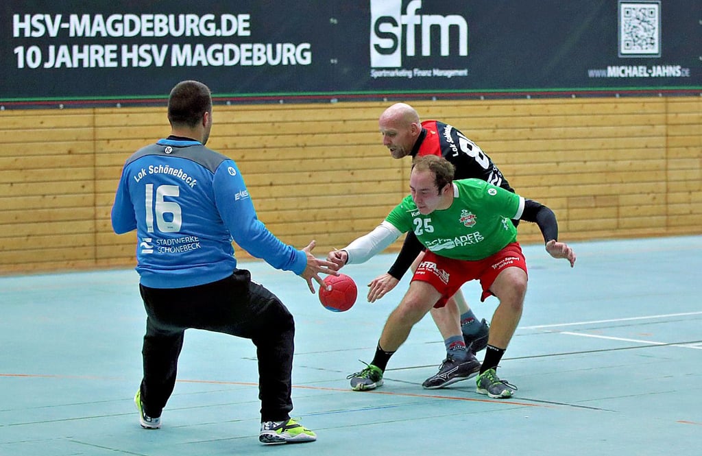 Sascha Zimonczyk (am Ball) und Co. frustrierte die Schlussphase.