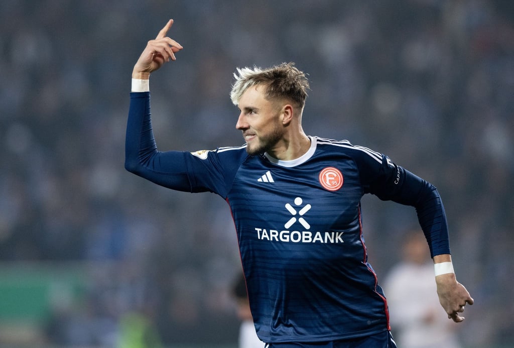 Wurde für Fortuna Düsseldorf zum Matchwinner: Jona Niemiec.