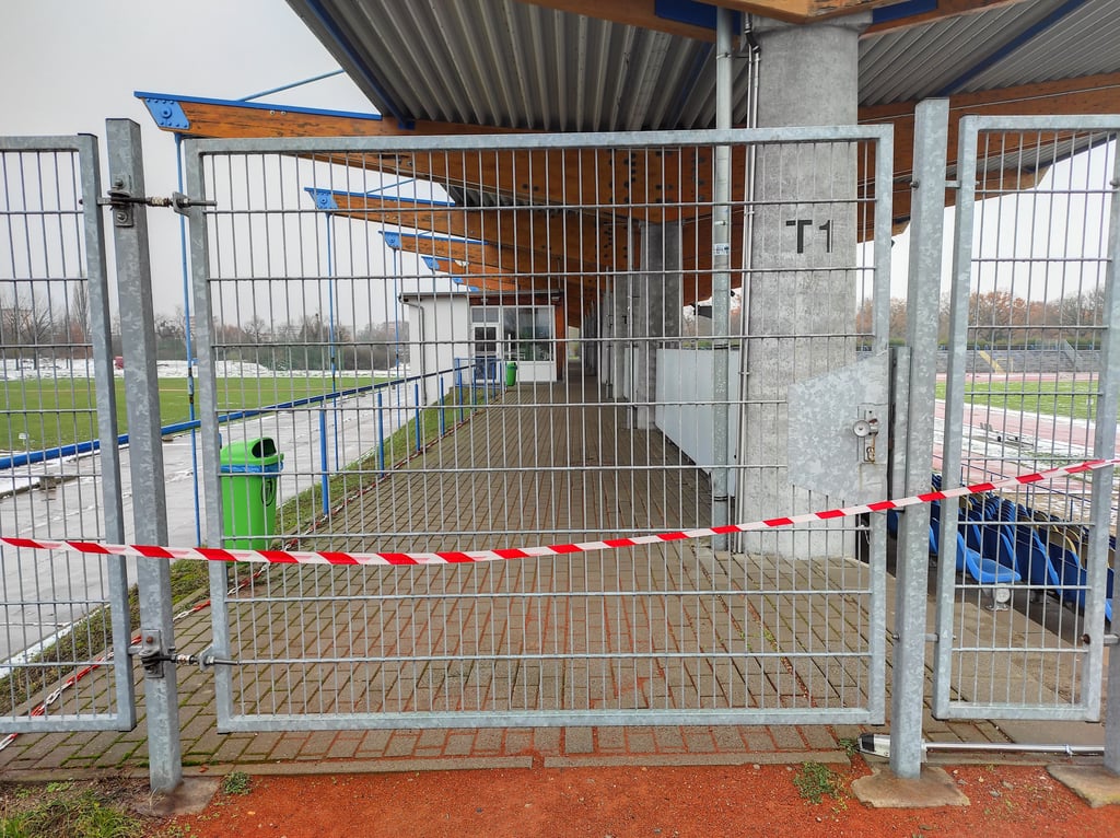 Die gesperrte Tribüne.