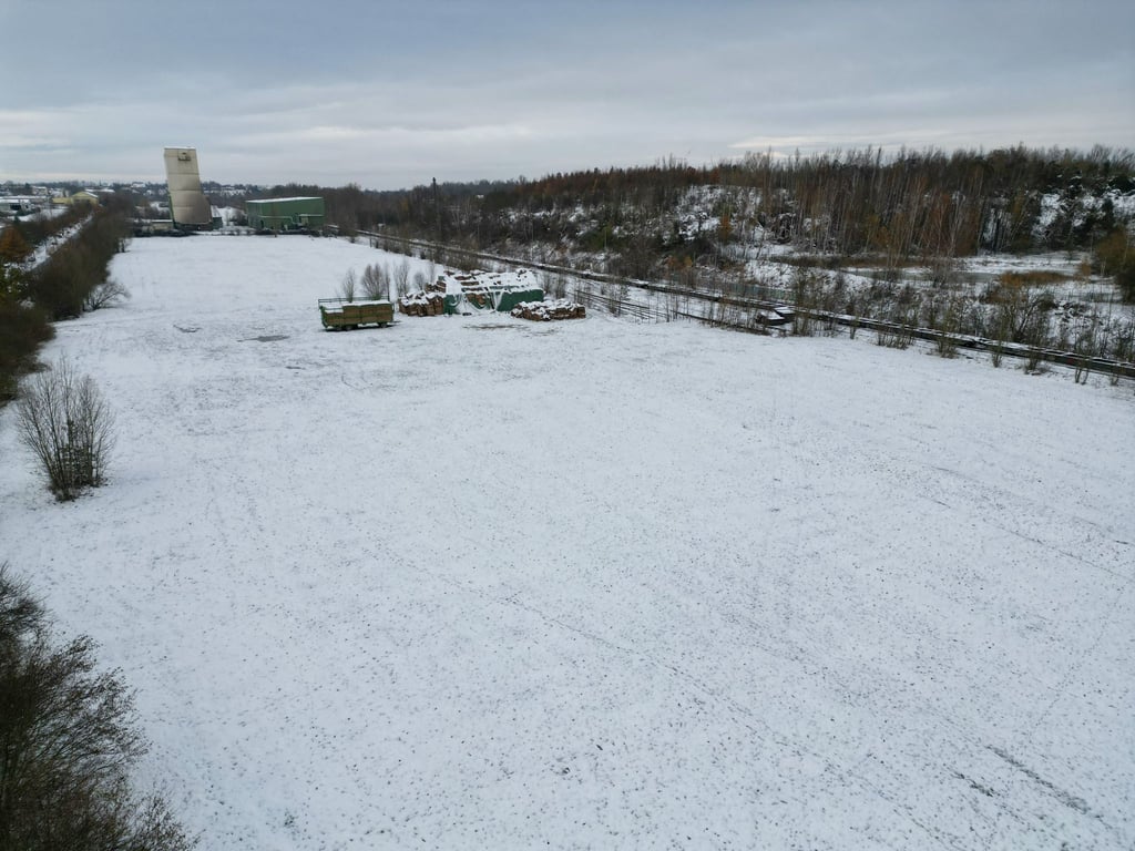 Blick auf das Gewerbegebietes des ehemaligen Teerverarbeitungswerkes Rositz.
