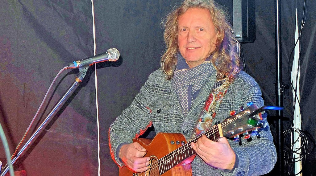 Bodo Lüddemann heizte als „Ersatzmann“ allen musikalisch ordentlich ein.