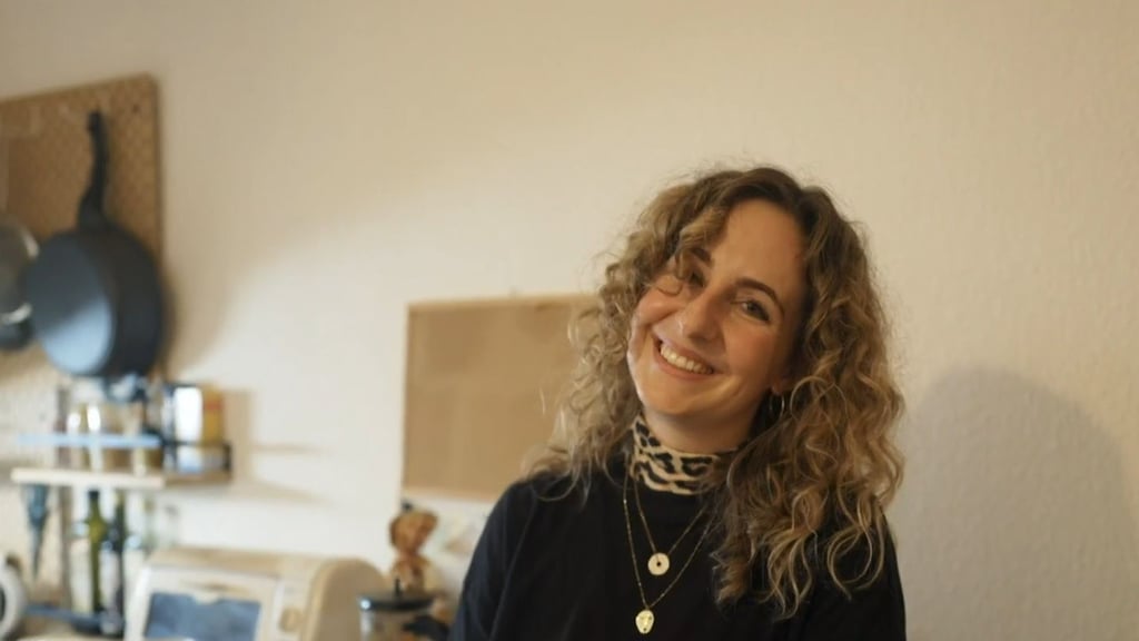 Lisa aus Halle ist in einer Reportage des MDR zum Thema Dating zu sehen.