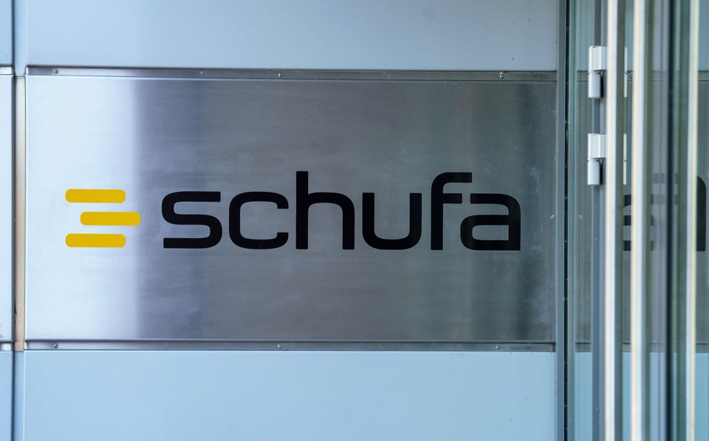 Die Schufa liefert ihren Vertragspartnern bei berechtigtem Interesse eine Einschätzung zur Bonität von Verbrauchern.