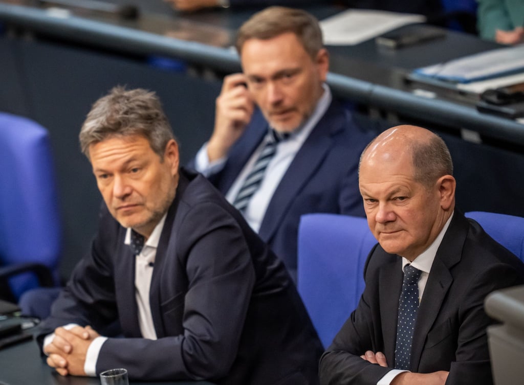 82 Prozent der Menschen in Deutschland sind einer aktuellen Umfrage zufolge nicht zufrieden mit der Arbeit der Ampel-Koalition.
