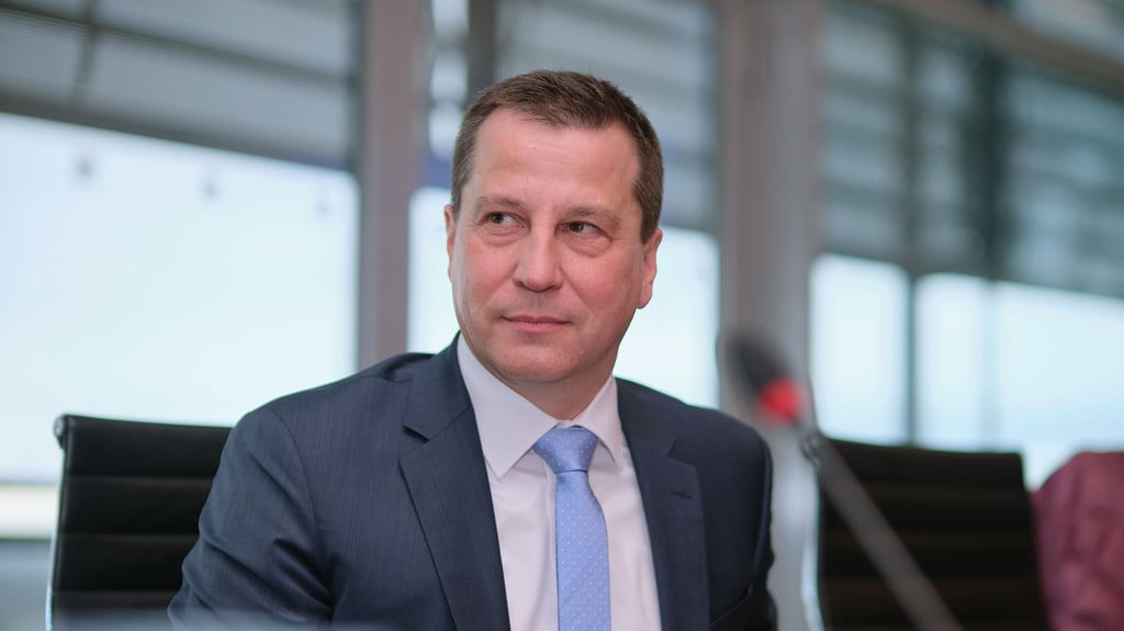 Seit gut einem Monat im Amt: MDR-Intendant Ralf Ludwig. Er muss beim sender kräftig sparen und bringt dabei auch unpopuläre Ideen wie die Schließung einzelner Standorte aufs Tableau. 