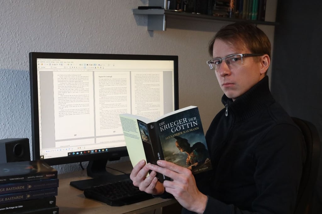 Alexander Naumann hat während seines Studiums in Halle begonnen, Bücher zu schreiben.
