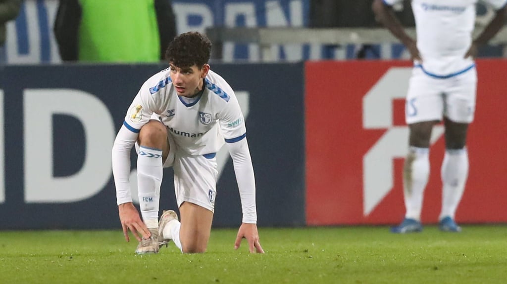 Der rechte Fuß macht Probleme: Daniel Elfadli ist nach dem Spiel des 1. FC Magdeburg gegen Fortuna Düsseldorf offenbar angeschlagen.