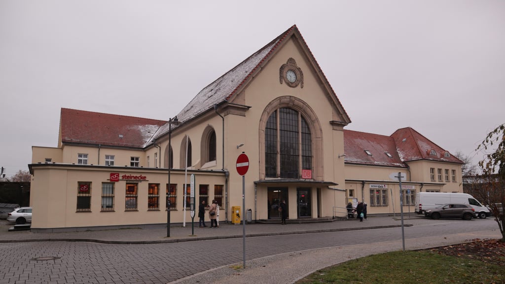 Künftig beraten Azubis des ersten bis dritten Lehrjahres Reisende im Bahnhof in Köthen.