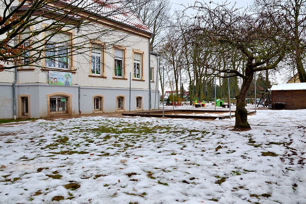 Auf dem heutigen Spielgelände neben der Kindertagesstätte „Abenteuerland“ in Osterweddingen soll der An- und Neubau erfolgen.