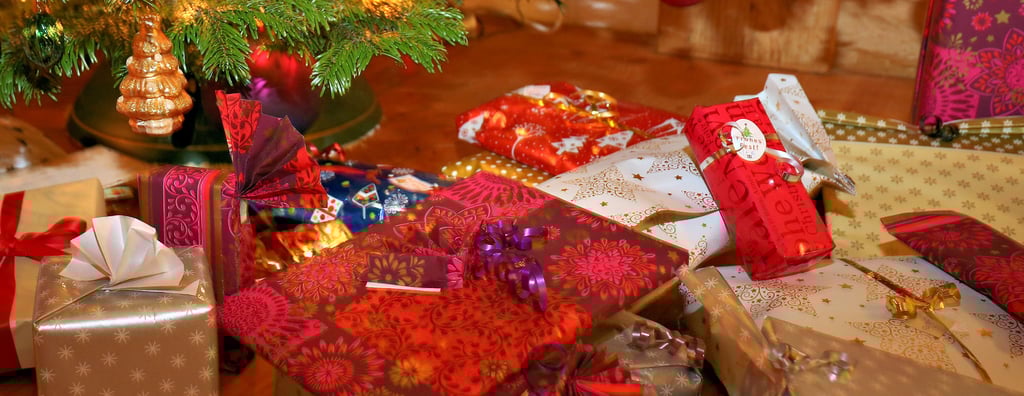 Geschenke unterm Weihnachtsbaum. Doch manchmal ist es schwierig, das Passende für die Lieben zu finden.
