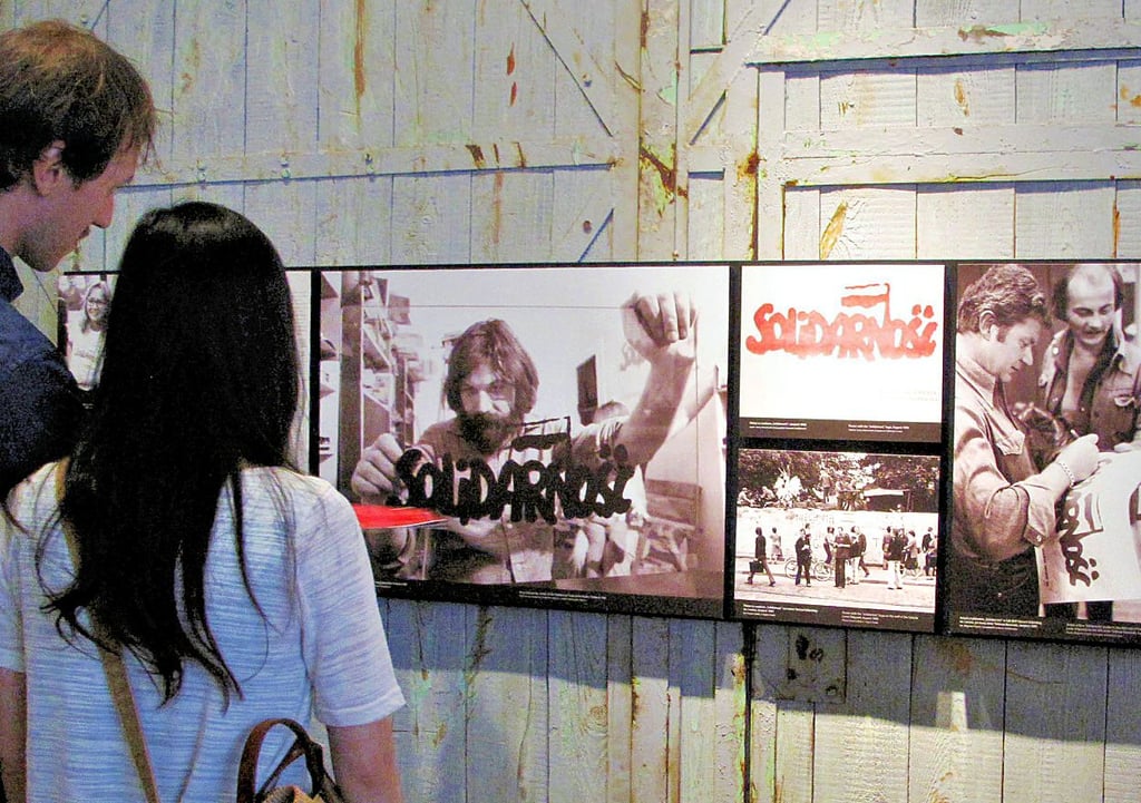 Klare Bildsprache: Blick in die Dauerausstellung „Wege zur Freiheit“