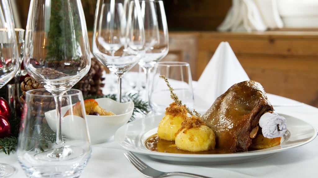Fleisch und Geflügel sind an Weihnachten auf den meisten Tischen in Deutschland angerichtet.