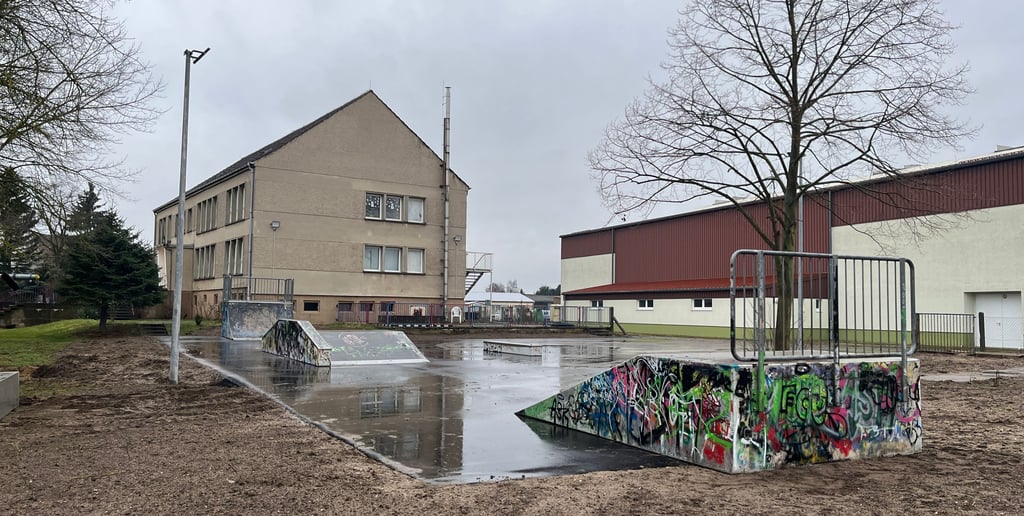 Der Jugendclub in Tangerhütte mit Skaterbahn. Dort soll die Jugendarbeit erst einmal bleiben.