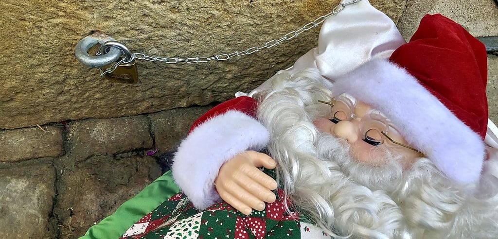 Jetzt ist er wieder angeketttet, aber Hauptsache, er ist da.