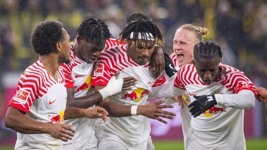 Jubel im Regen: Spieler von RB Leipzig nach dem 1:0.