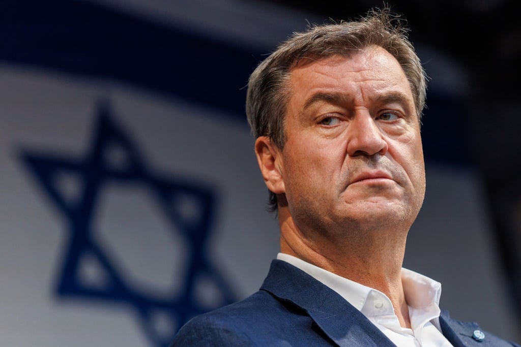 Markus Söder spricht auf einer Solidaritätskundgebung für Israel.
