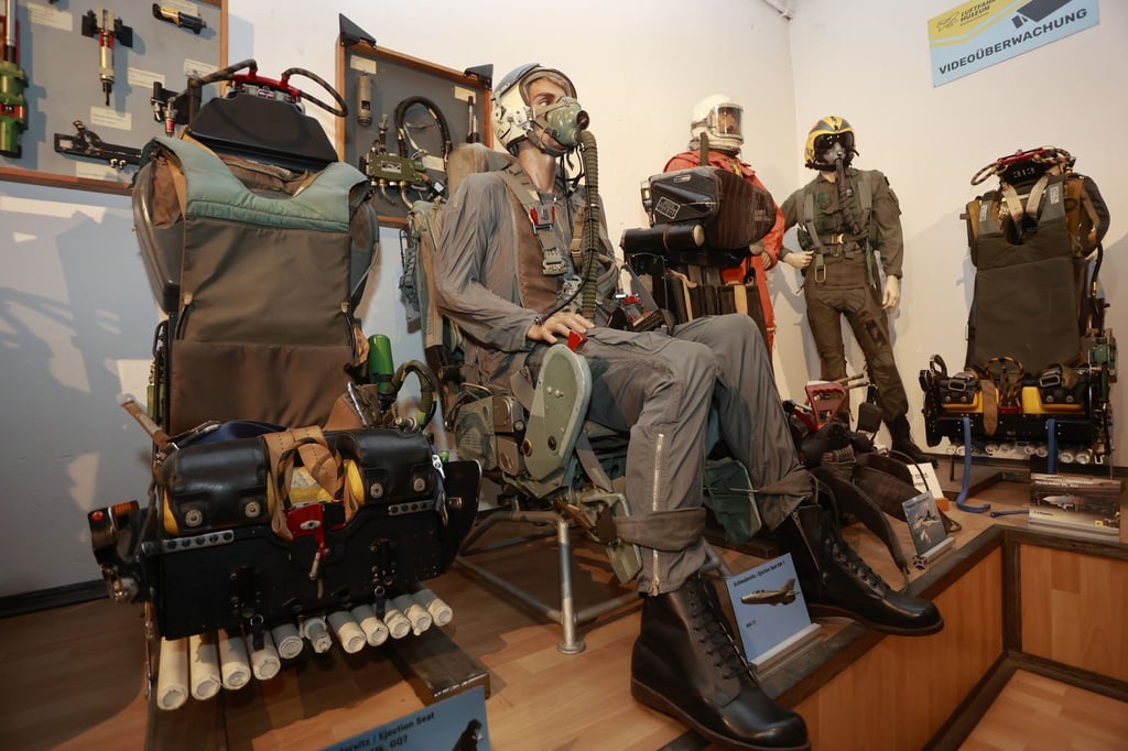 Blick in einem Ausstellungsraum des Museums für Luftfahrt und Technik.