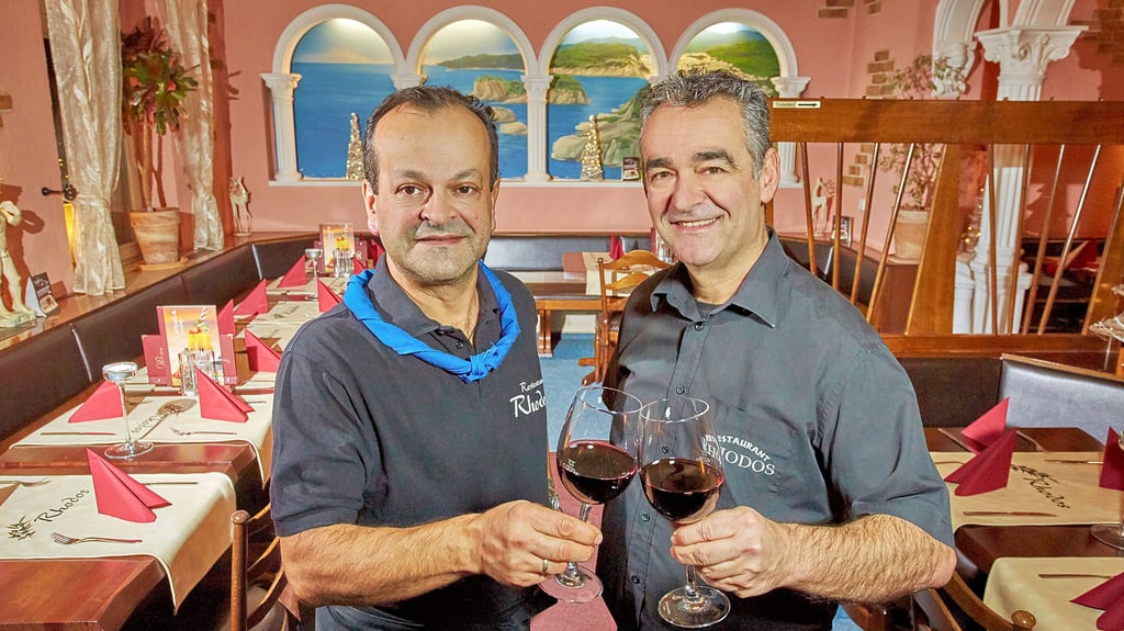 Adam Tolias (rechts) und Dimitrios Chitos betreiben gemeinsam das Restaurant „Rhodos“.