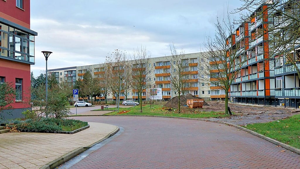 Die Sanierung der Wolmirstedter Fünfgeschosser geht weiter: In der Samsweger Straße 61 bis 67 sind die Vorbereitungen getroffen.
