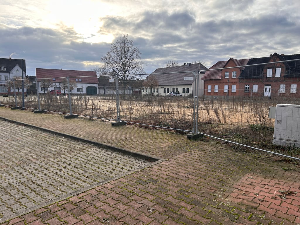 Dort, wo einst die Kaufhalle in Letzlingen stand, soll jetzt der Tante-Enso-Laden hin.