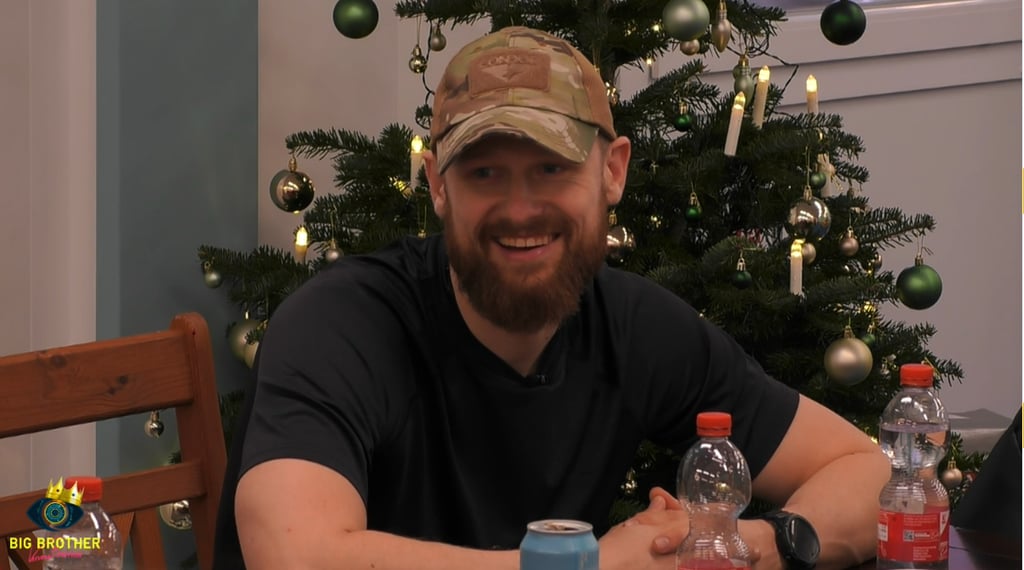Der aus „7 vs wild“ bekannte Magdeburger Fritz Meinecke wohnt jetzt für die „Knossi Edition“ im Big Brother Container.