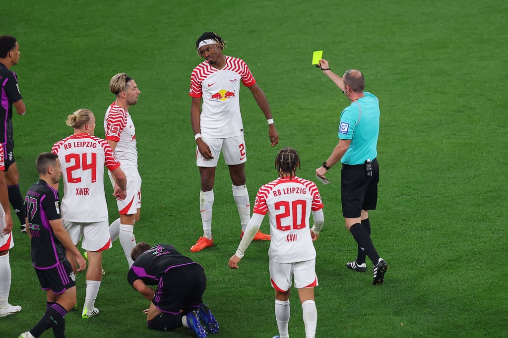 Mohamed Simakan sah gegen den FC Bayern München die Gelbe Karte.