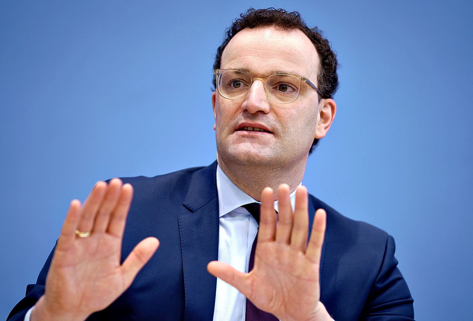 Jens Spahn: „Furchtbares Erwachen Droht“