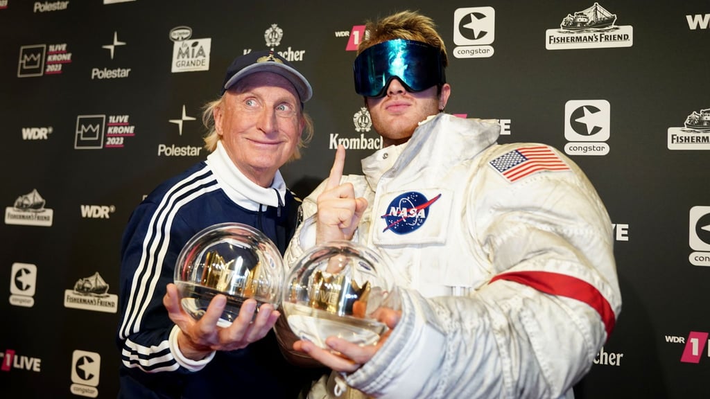 Otto Waalkes und Ski Aggu erhalten die 1LIVE Krone.