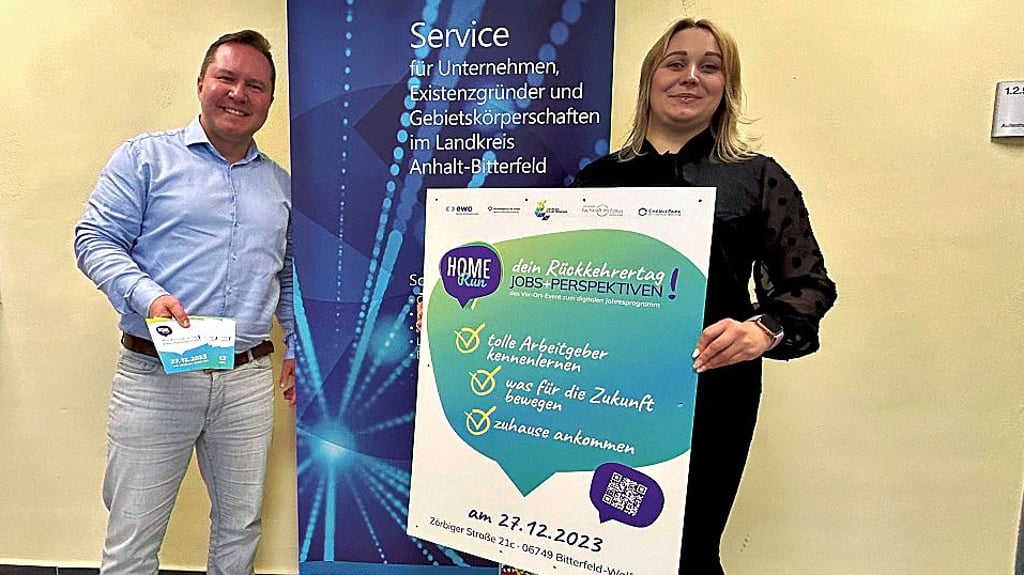 Silvio Lampe von der EWG und Anne Müller, eine Rückkehrerin, geben Einblicke in ihre Erfahrungen und Erfolge beim Rückkehrertag.