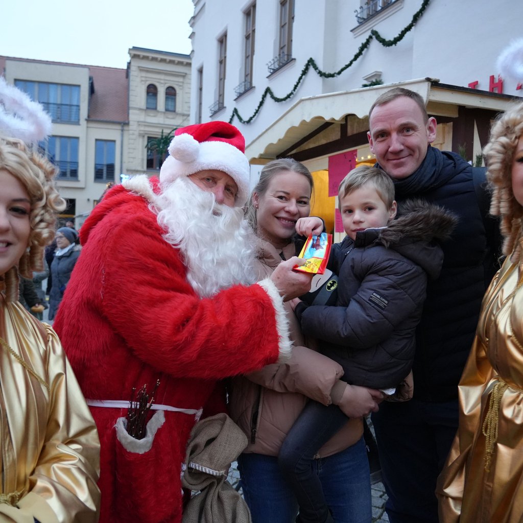 Weihnachtsmarkt Adventsmarkt in Stendal Besucher erwartet