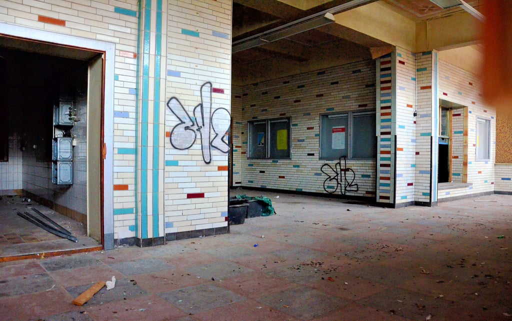 Gemütlich schaut’s (noch) nicht aus im Inneren des Gardelegener Bahnhofes. Im Test schnitt er dennoch nicht schlecht ab.
