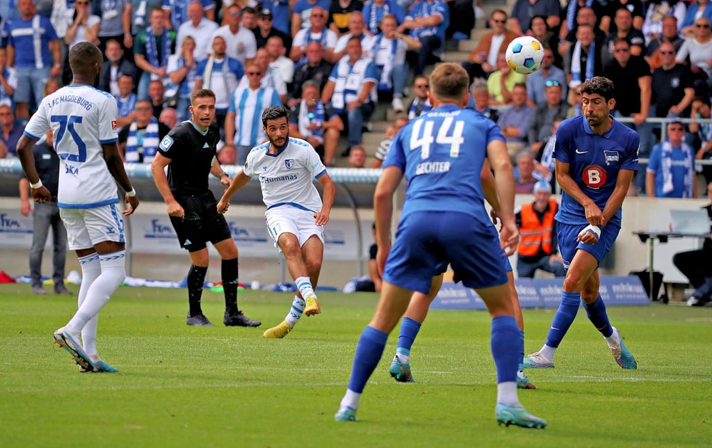 Mohammed El Hankouri (Mitte) traf im September gegen Hertha BSC aus circa 25 Metern zum 5:4.