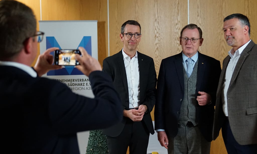 Moderator Steffen Ritter, Ministerpräsident Bodo Ramelow und Michael Fritze vom Unternehmerverband Mansfeld-Südharz (v.li.).