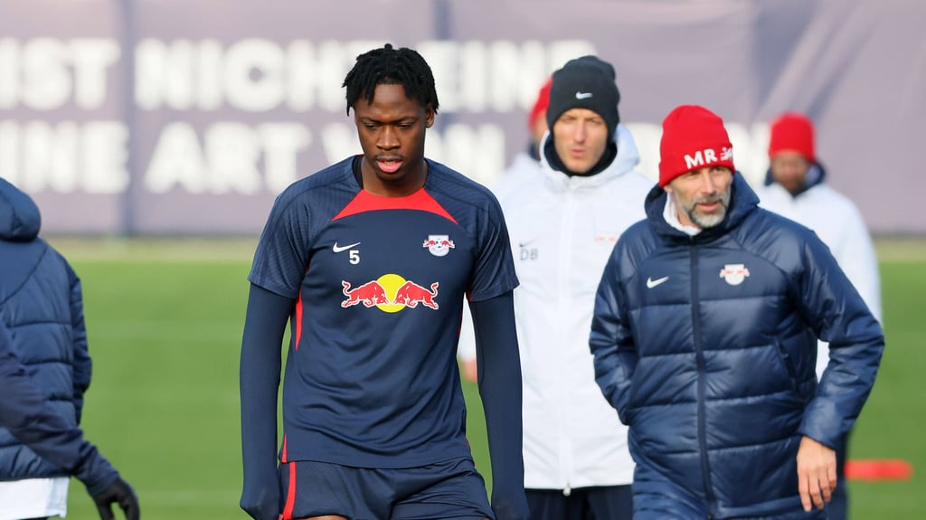 Bitshiabu könnte für RB noch U19 spielen.