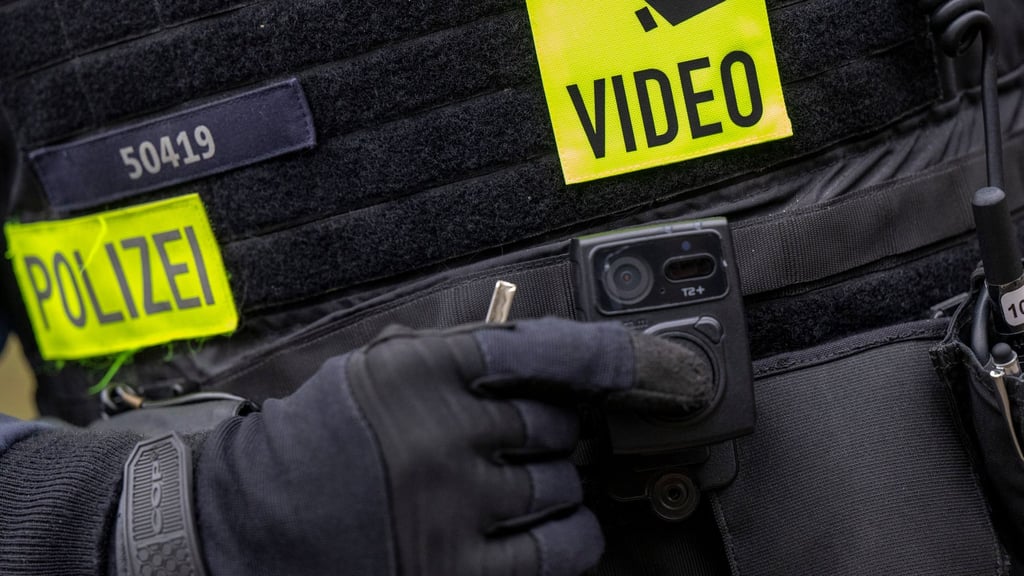 Berliner Polizisten klagen an: Die Polizei-Ausstattung ist schlecht und  unhygienisch - FOCUS online